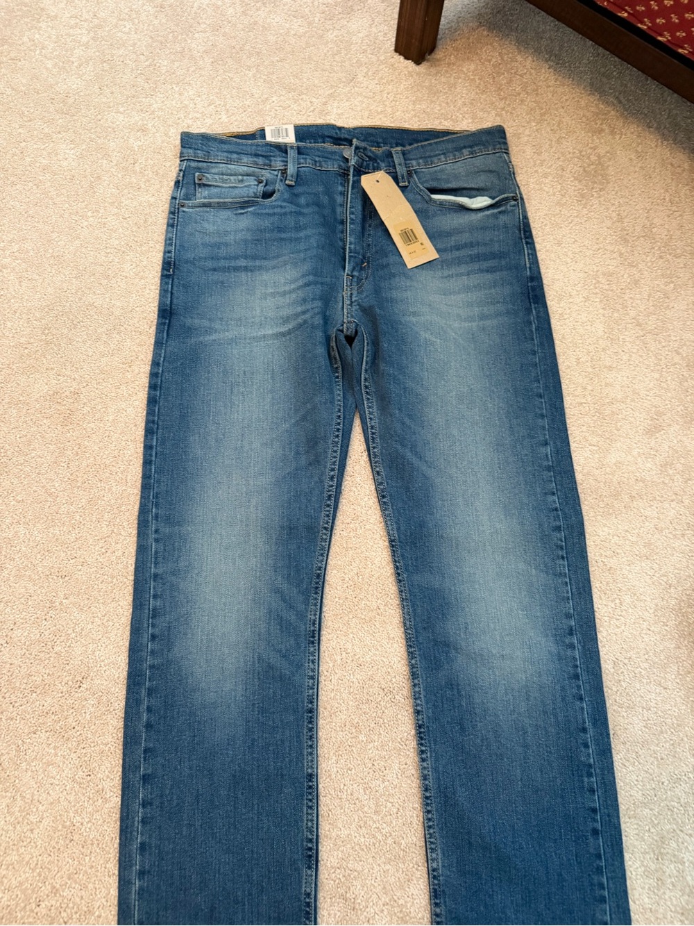 Levi's Slim Straight Jeans in Medium Blue Wash